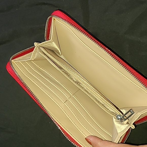 Guess Shiny Red Wallet with Logo - Picture 3 of 5